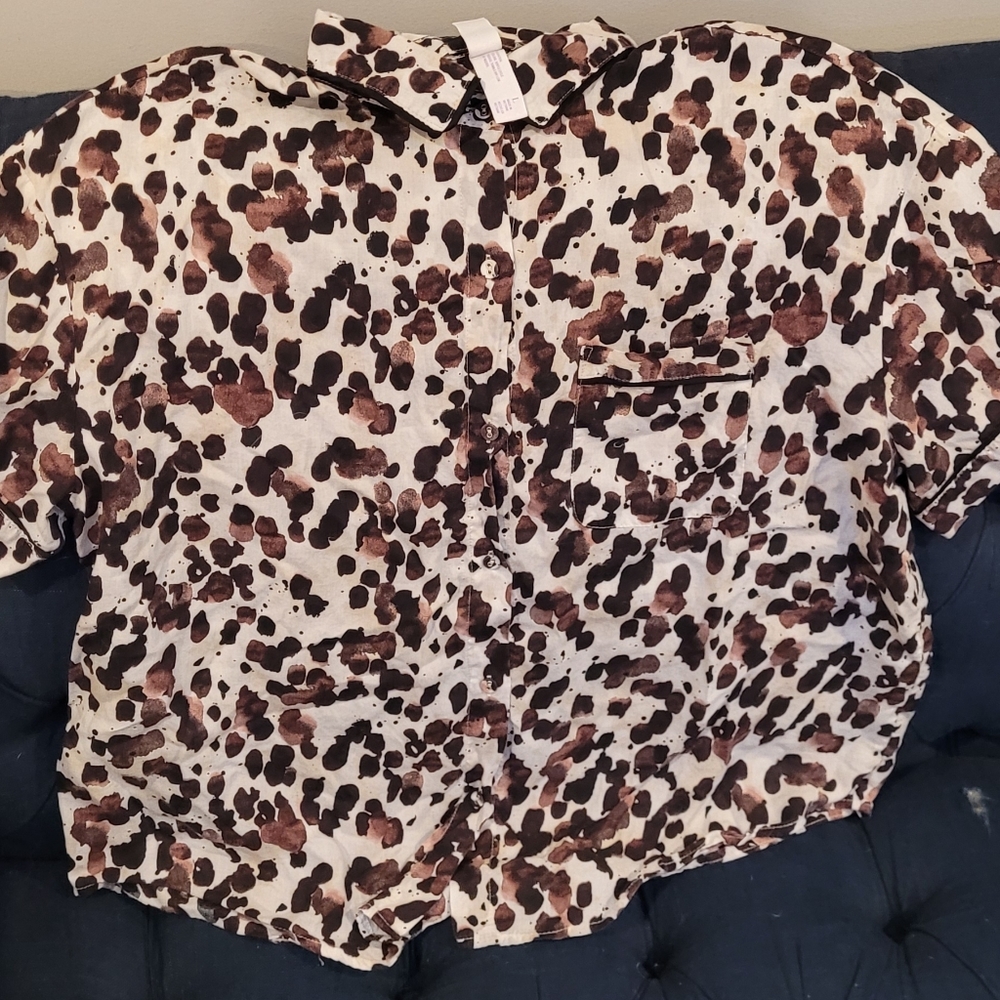 Stars above button down tortoise print sleep top L
